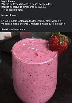 Smoothie de fresas y almendras